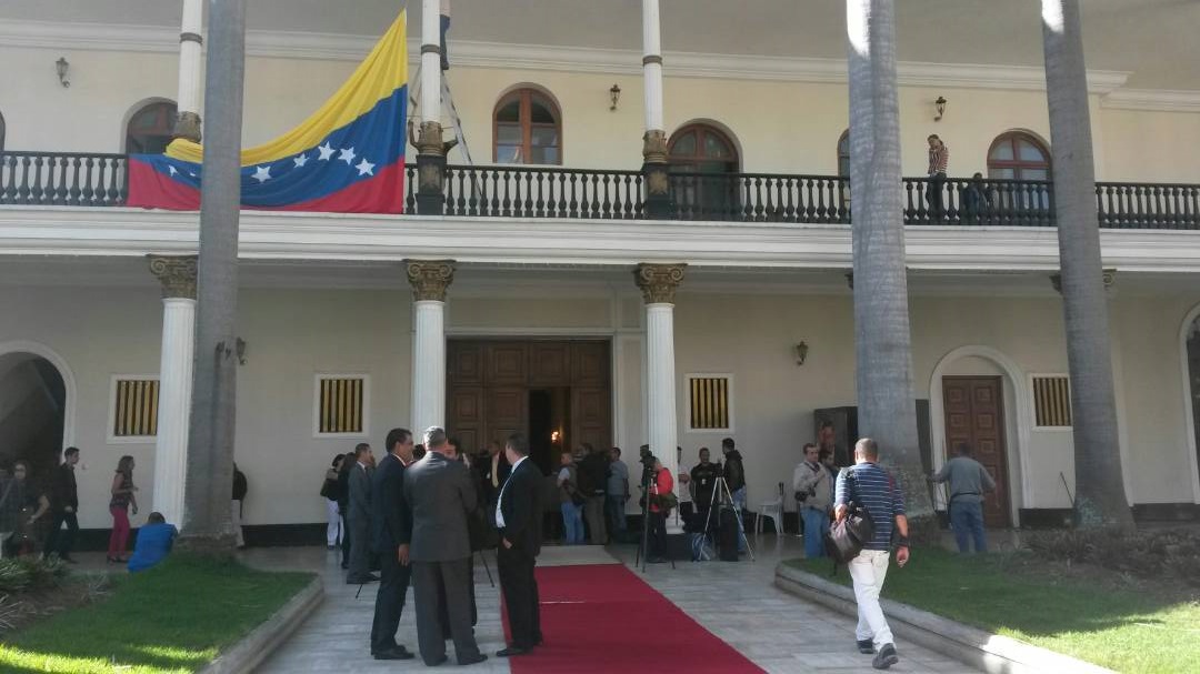 La prensa ya en el Palacio Legislativo para la instalación de la Asamblea Nacional (fotos)