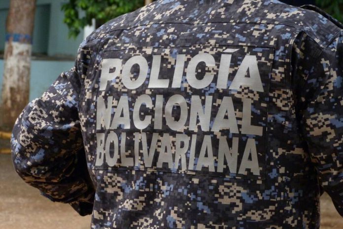 Funcionario de la PNB fue herido por un impacto de bala en el rostro para despojarlo de su arma reglamentaria en Caracas