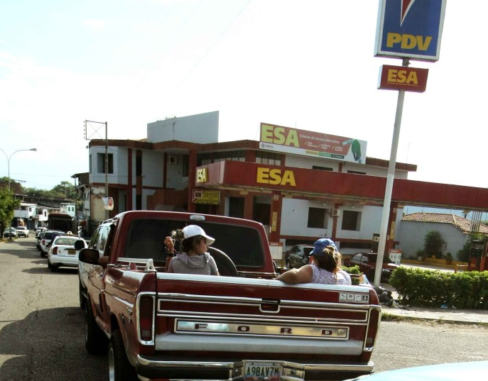 Vuelven las colas por gasolina en el Táchira