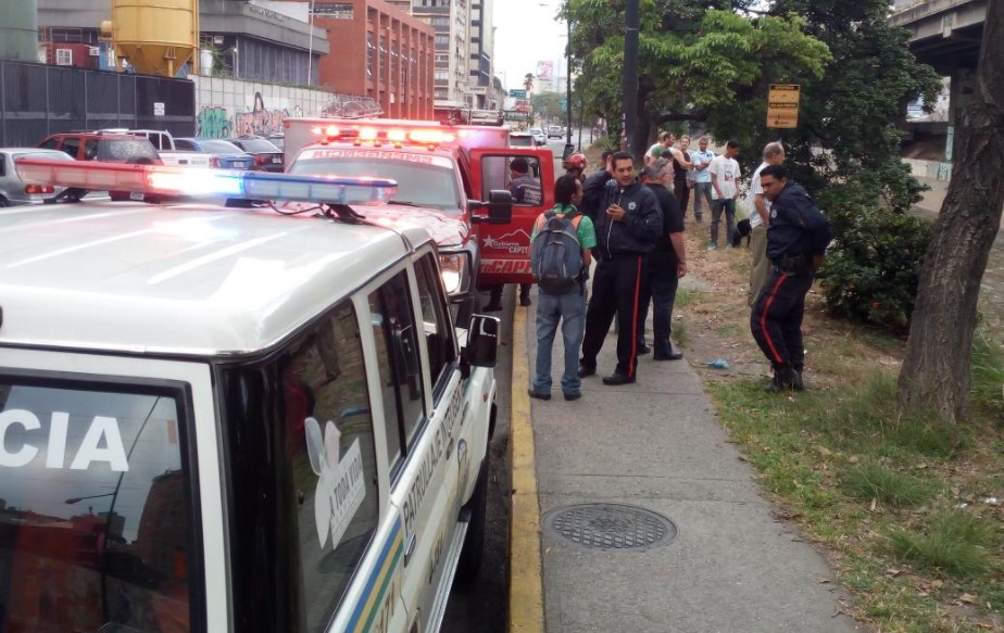 Hallan cadáver en el Río Guaire a la altura de Bello Monte (Fotos)