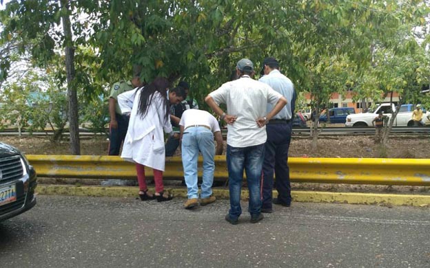 Foto: Los restos de Rosalinda Miraval, de 50 años, fueron encontrados en un caño que atraviesa parte de Maturín, en el estado Monagas / La Verdad