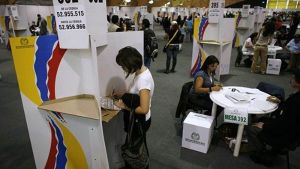 Los colombianos votarán para el legislativo pensando en las presidenciales
