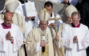 El Papa celebra la misa de Pascua bajo estrictas medidas de seguridad