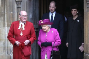 La reina Isabel celebró junto a su familia el Domingo de Pascua (Fotos)