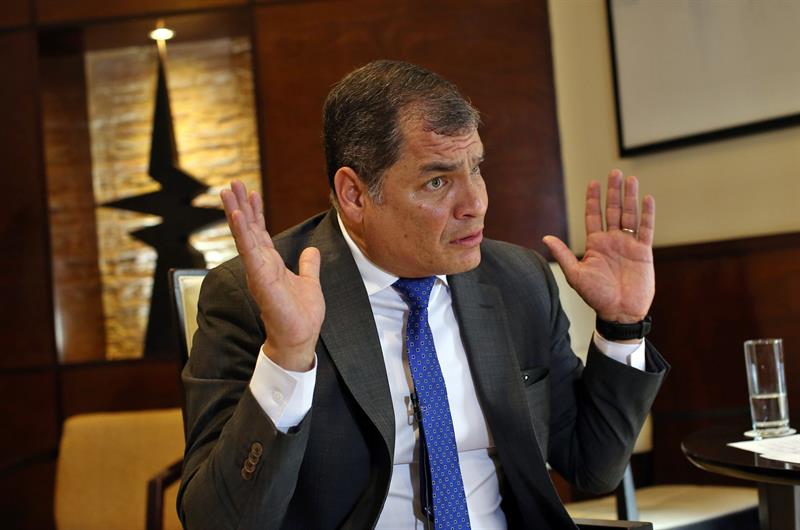 Fiscal pide prisión preventiva para Rafael Correa por presuntos sobornos en Ecuador