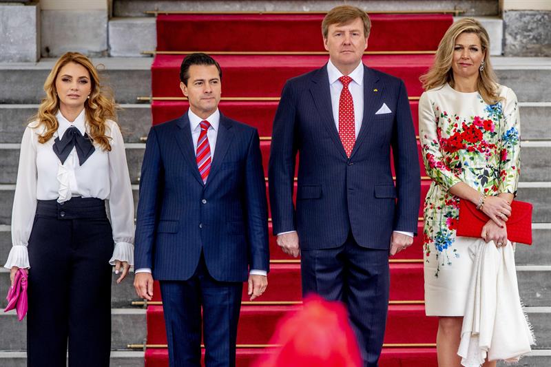 Rey de Holanda recibe a Peña Nieto durante su visita oficial a La Haya (Fotos)