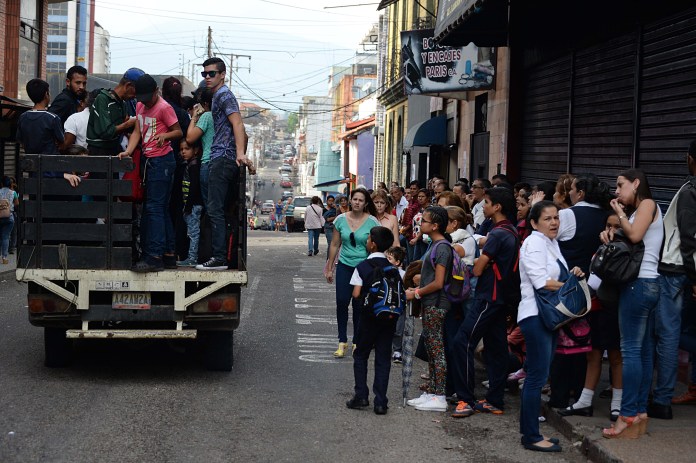 San Cristóbal, ciudad de caminantes: Cuando 137 busetas no son suficientes