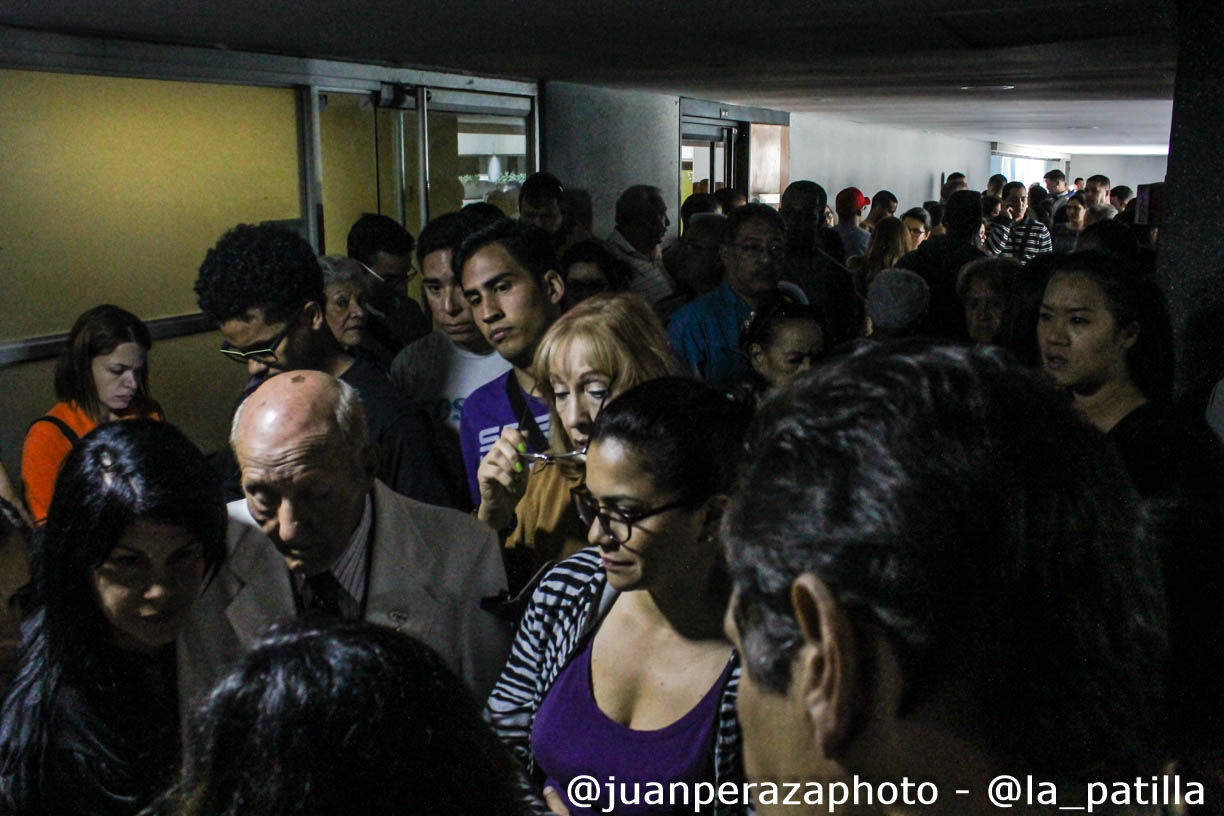 El caos madurista en la sede de Copa Airlines de Caracas (FOTOS)