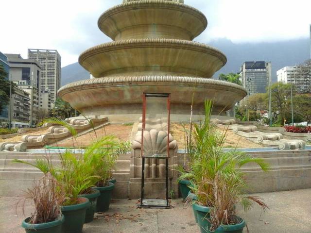 Foto: Desapareció la Virgen de Plaza Altamira / LaPatilla.com