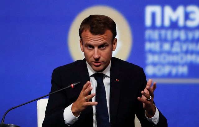 El presidente francés, Emmanuel Macron, habla durante una sesión del Foro Económico Internacional de San Petersburgo (SPIEF), Rusia, el 25 de mayo de 2018. REUTERS / Grigory Dukor