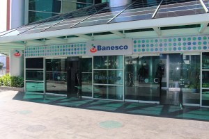 Banesco y Poscomercial firman alianza comercial