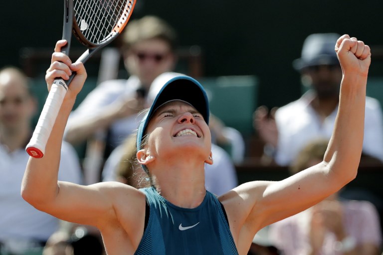 Halep sudó la gota gorda para superar a Muguruza y meterse en la final de Roland Garros