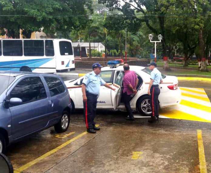 Con las manos en la masa: Politáchira captura a vigilante intentando robar cableado eléctrico