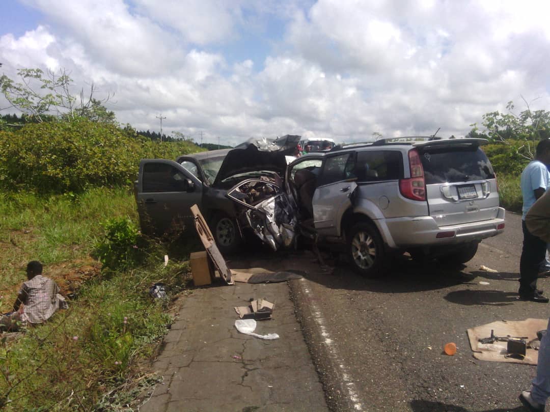 Dos muertos y par de heridos tras la colisión de dos vehículos en Monagas