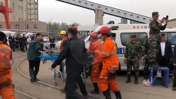 Avanza con dificultades la búsqueda de los 18 mineros atrapados en China
