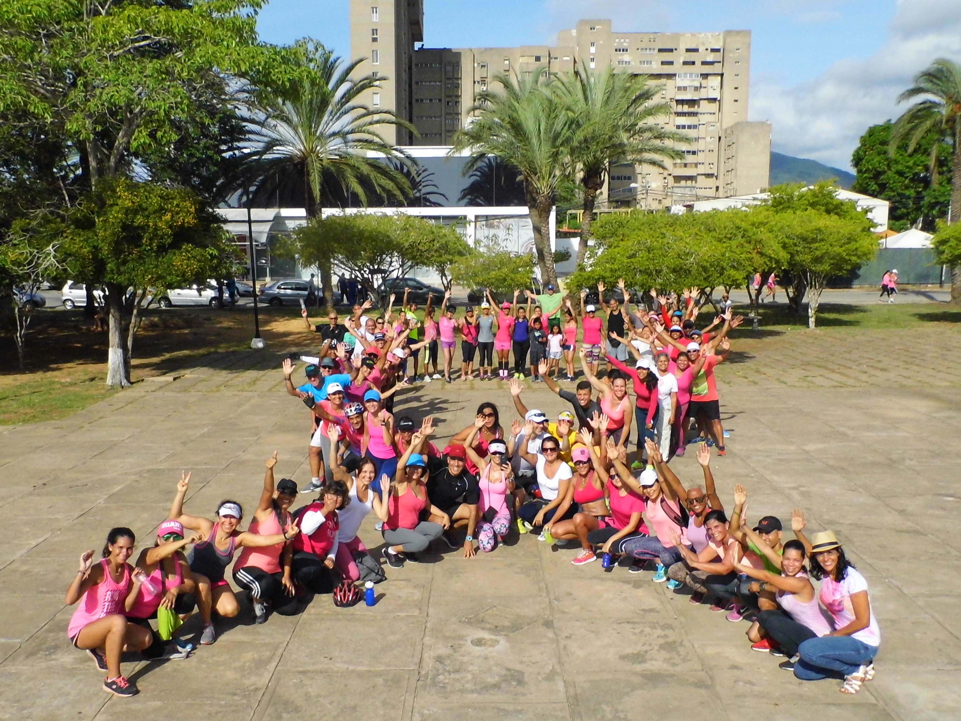 SenosAyuda celebra el Mes Rosa con vida, movimiento y salud