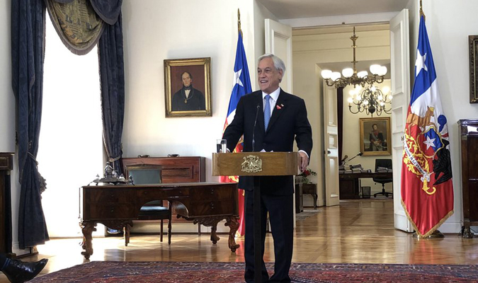 Chile promulga ley que permite cambio de sexo en documentos desde los 14 años