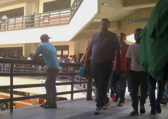 Estudiantes de la UC denuncian al secretario de Lacava por saboteo de elecciones