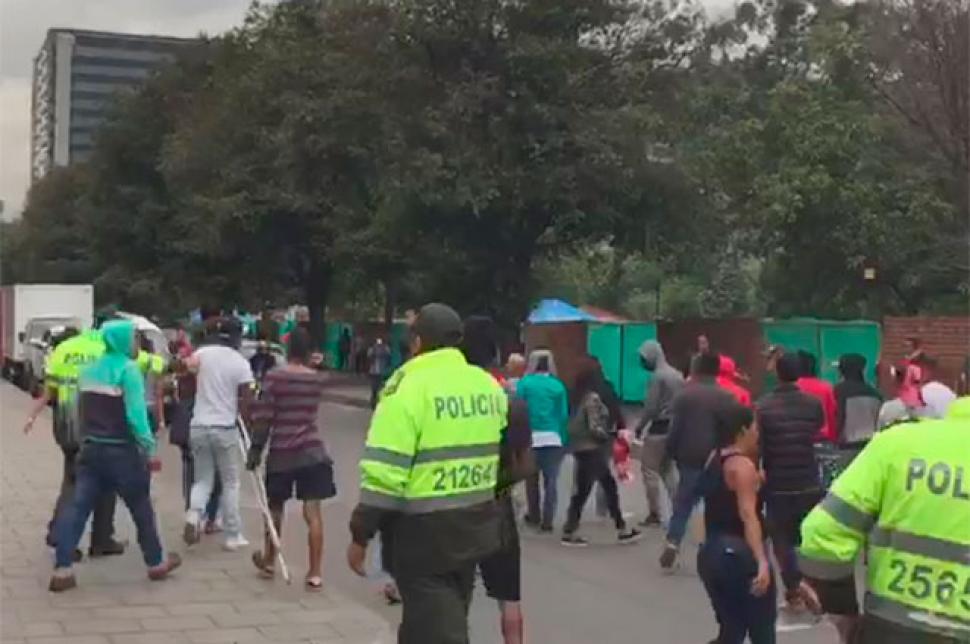 Sin control: Riña entre venezolanos desató disturbios en campamento de refugiados en Colombia (Videos)