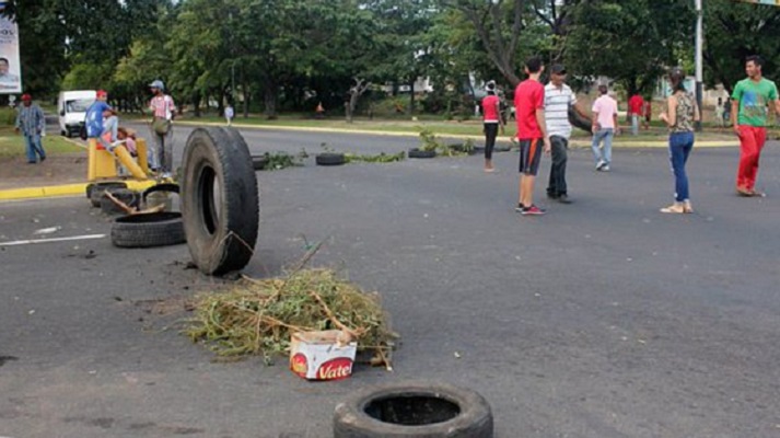 Protestas se intensifican en Bolívar por promesa de un pernil que no llega