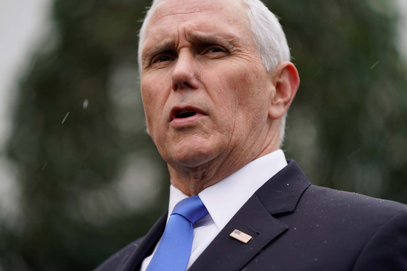 Pence promete una Venezuela libre en ruta hacia Miami para encuentro con exiliados venezolanos