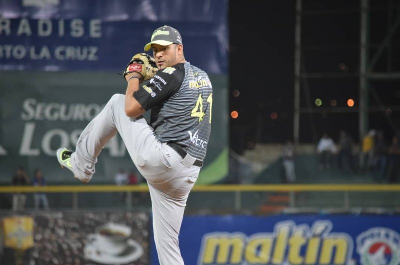 El lanzador Wilfredo Boscán ganó el premio Regreso del Año de la Lvbp