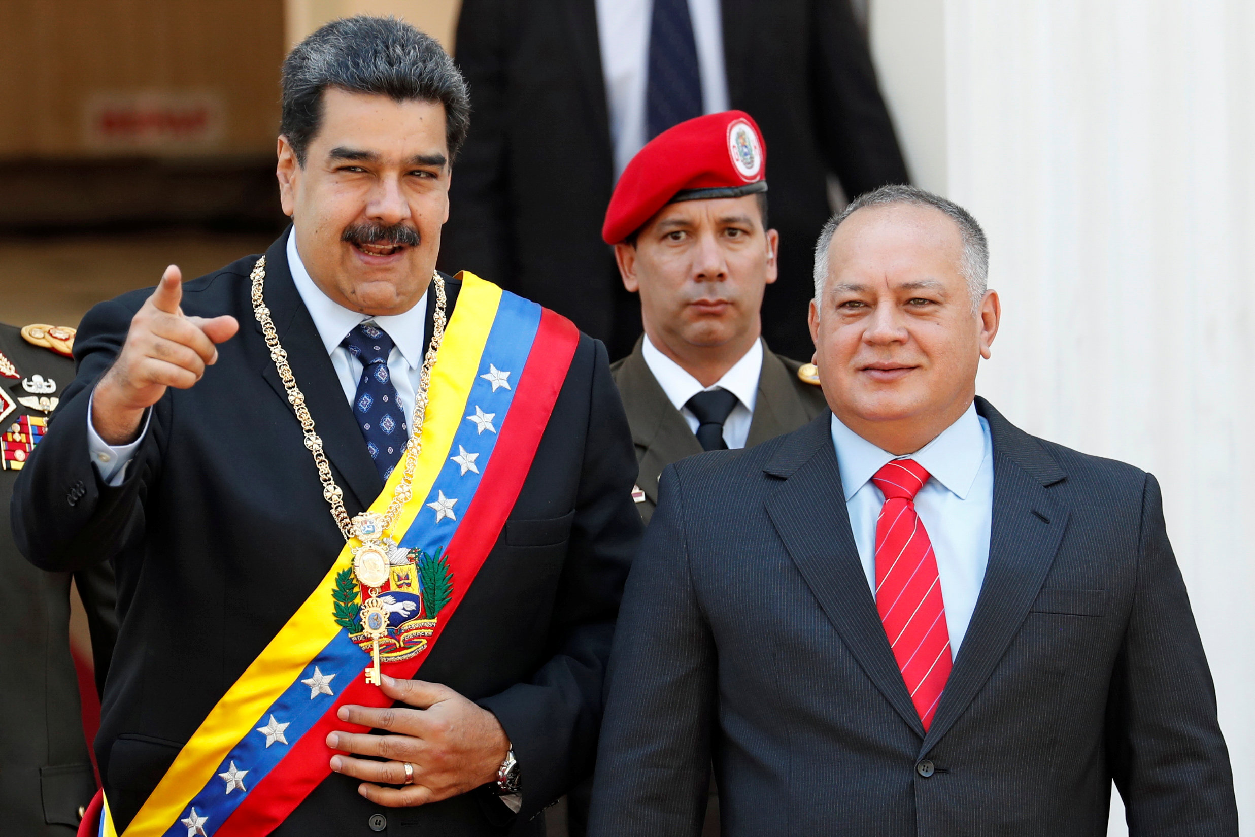 “Colapso económico de Venezuela hace insostenible gobierno de Maduro”