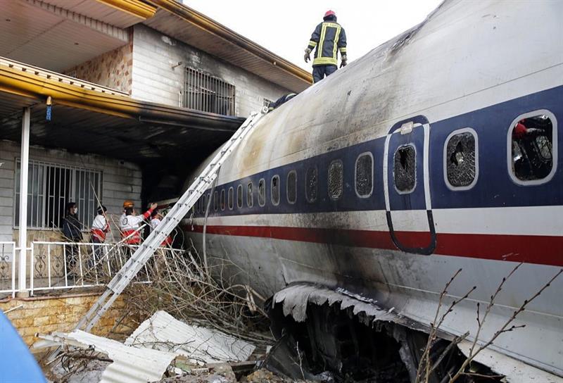 Al menos doce muertos por accidente aéreo en Colombia