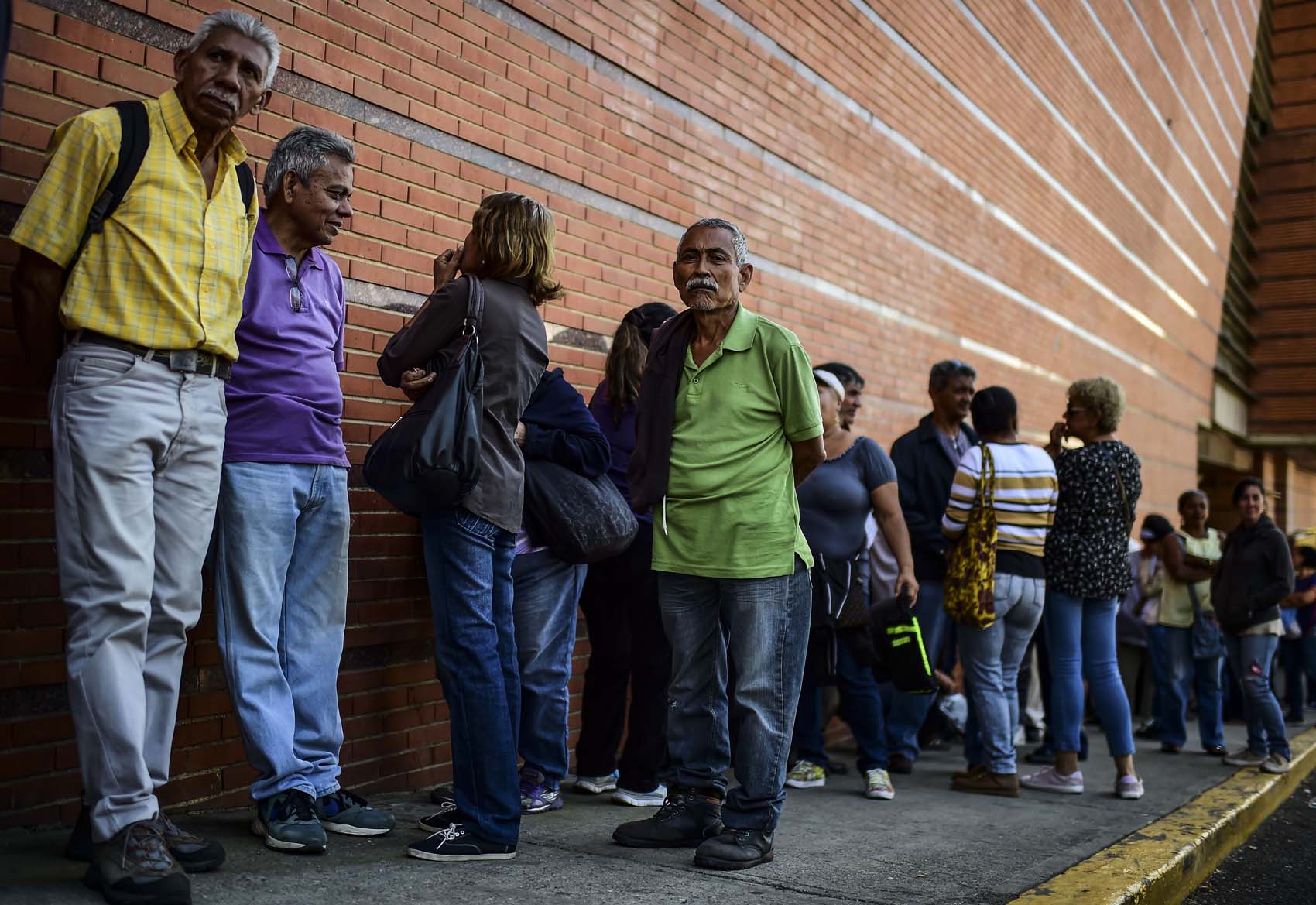 Banco de Venezuela en Nueva Esparta sólo da 10 mil bolívares a pensionados #22May