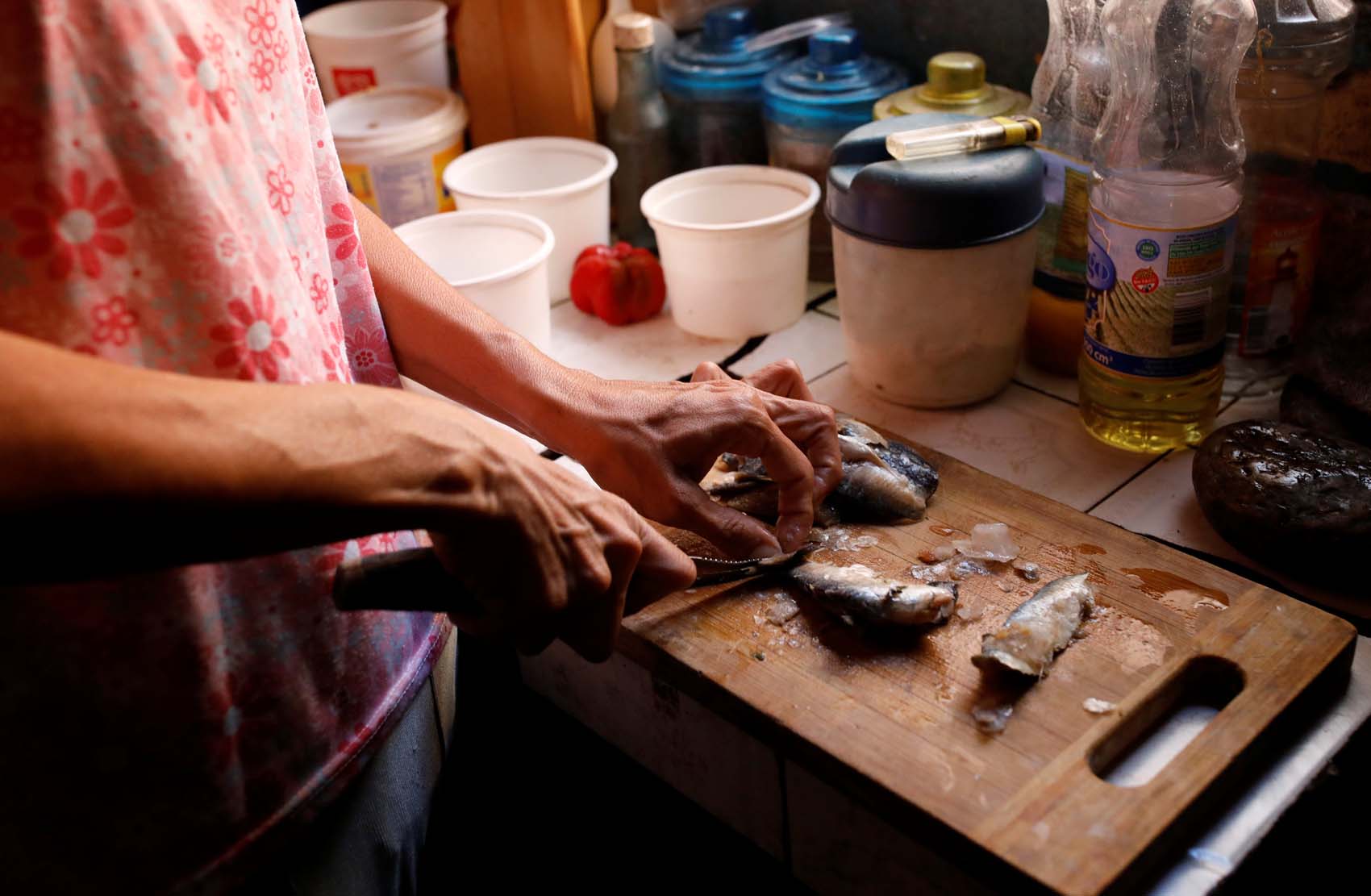 Más de la mitad de los venezolanos comen menos de tres veces al día