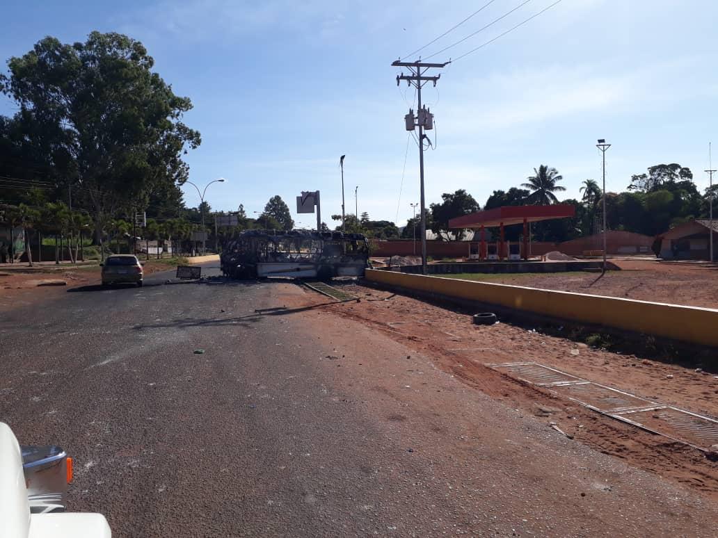 Así amaneció Santa Elena de Uairén tras disturbios por ayuda humanitaria #23Feb (fotos y video)