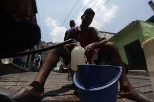 En Venezuela se necesitan más de 50 dólares mensuales para subsanar fallas de agua y electricidad