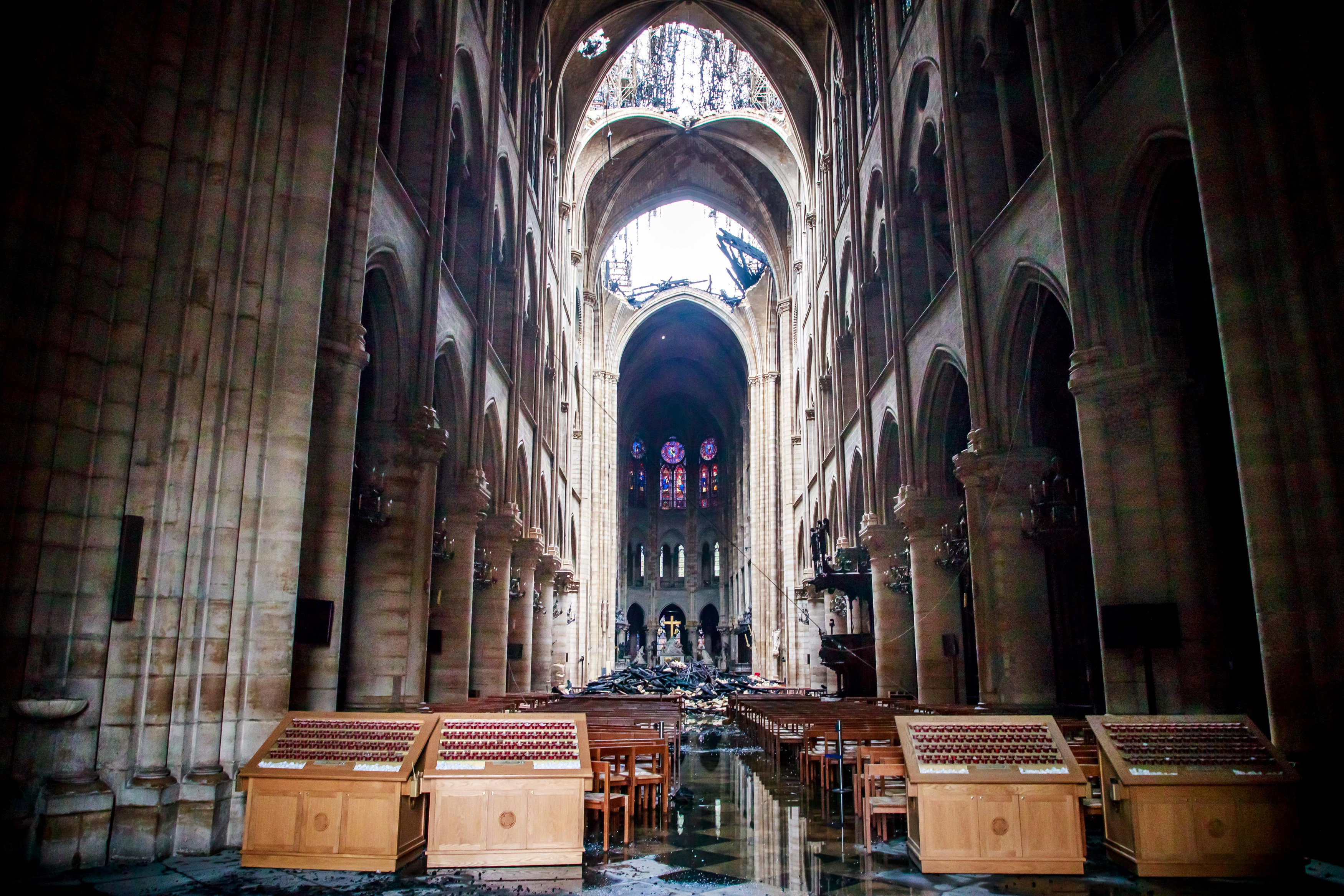 Francia lanza un concurso internacional para reconstruir la aguja de Notre Dame