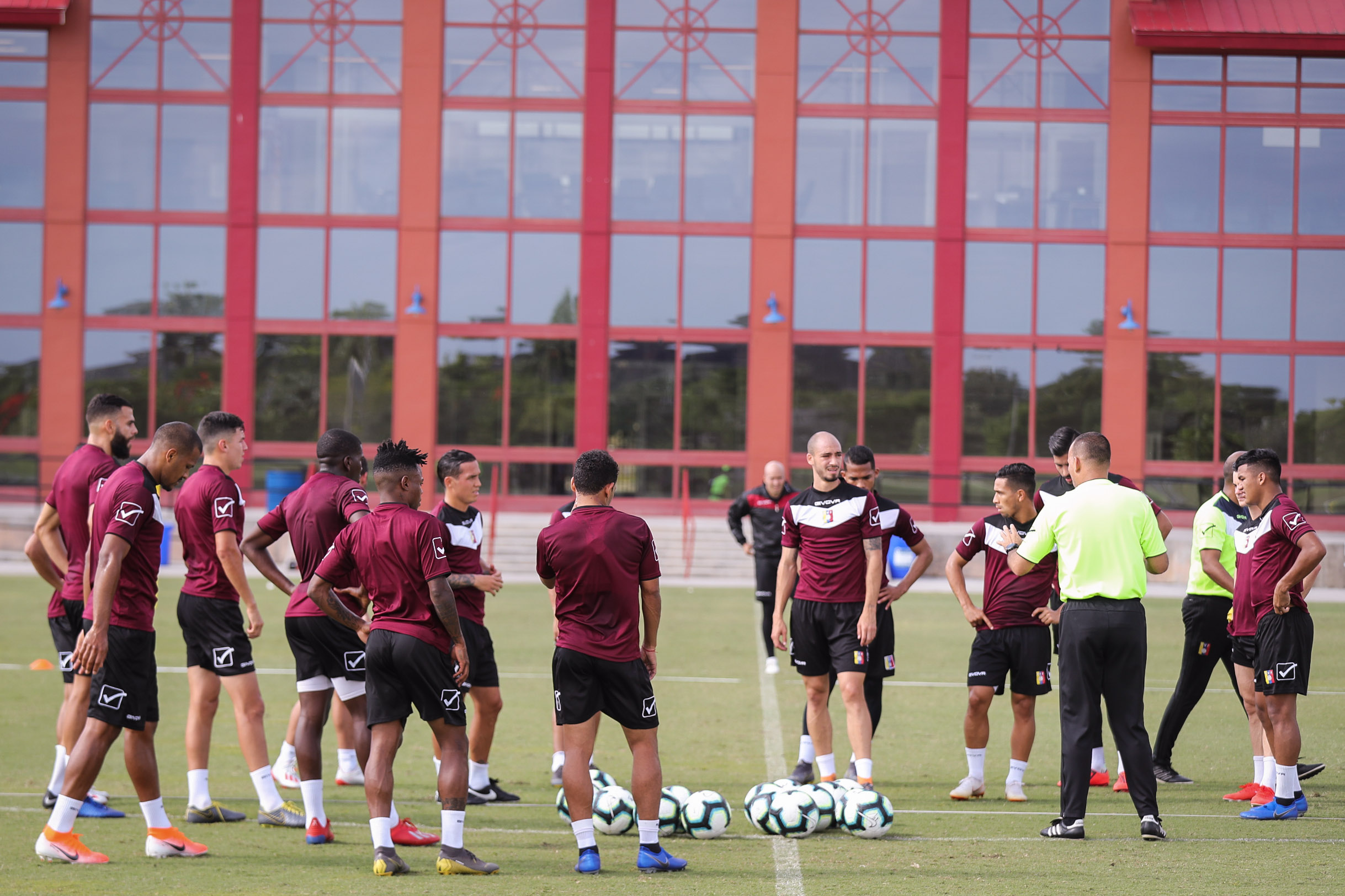 Dudamel anunció la lista de convocados para el partido de la Vinotinto contra Ecuador