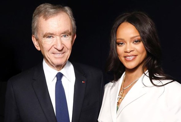 Rihanna se convierte en la primera mujer negra en presidir una colección de lujo por LVMH