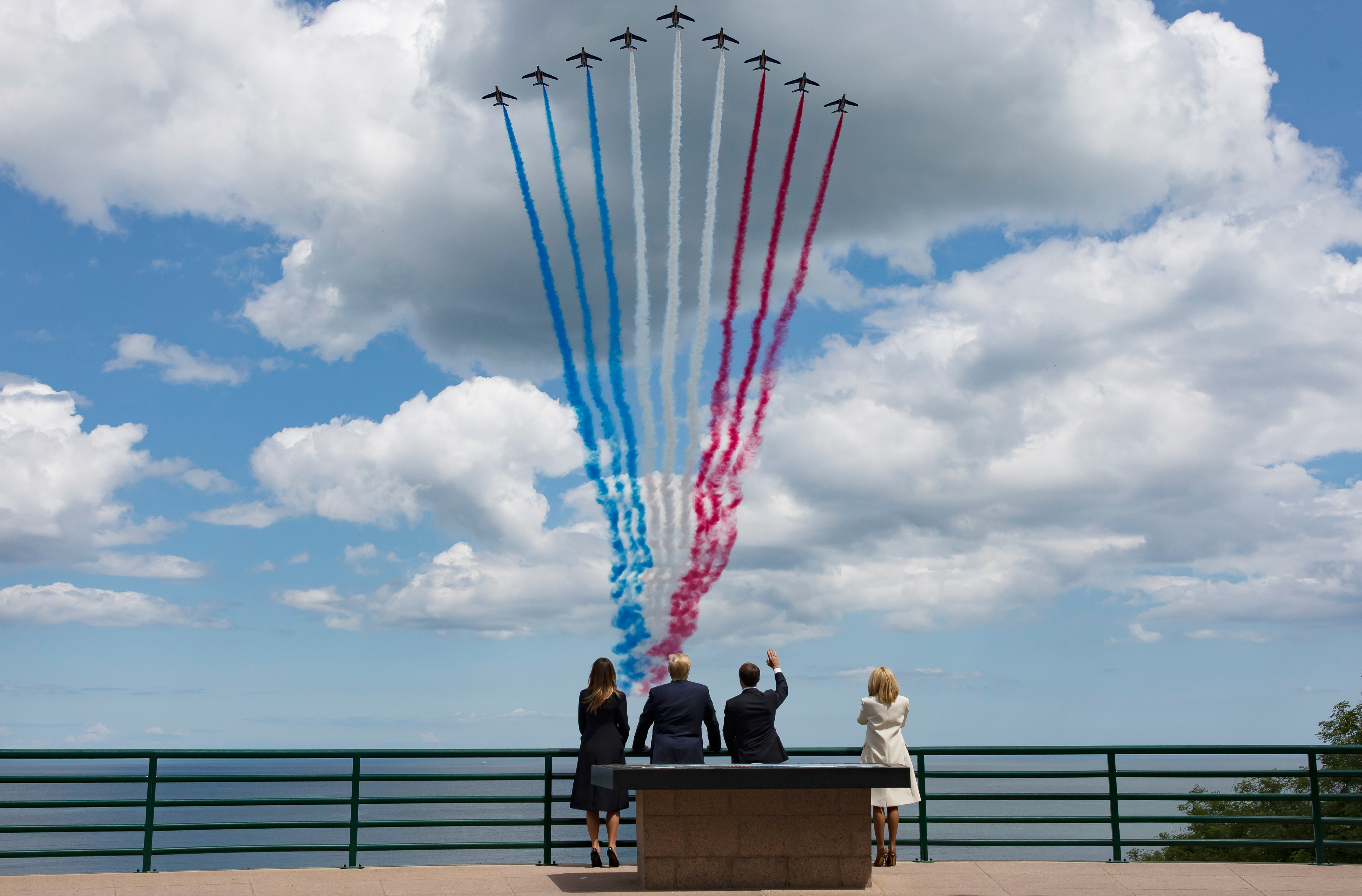 Macron y Trump rinden homenaje a los veteranos del desembarco de Normandía