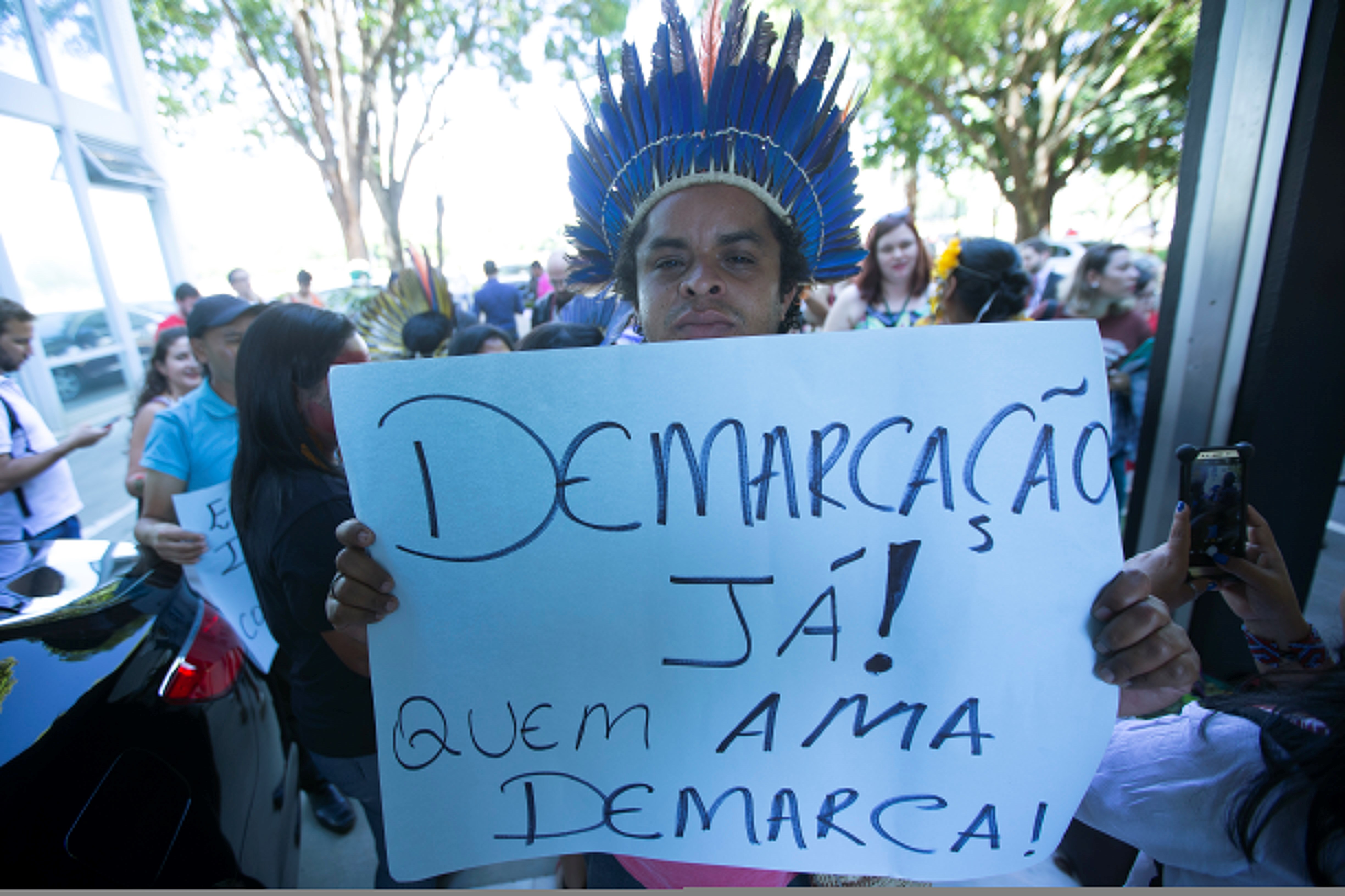 Unos 10.000 buscadores ilegales de oro invadieron tierra indígena en Brasil