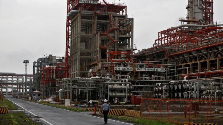 Bloomberg: Refinerías de India detienen la compra de petróleo venezolano