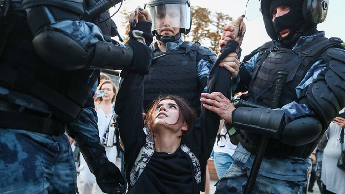 “El régimen político contra el pueblo”: Las reacciones a la represión de Moscú (Video)