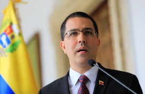 Arreaza asegura que a Alex Saab lo apoyan como “cualquier venezolano” y califica de “mito” que sea testaferro de Maduro