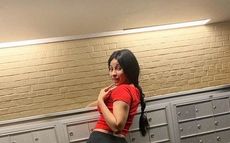 Las nalgas satánicas de Cardi B actúan por sí solas (¡DIABLOS+VIDEO!)