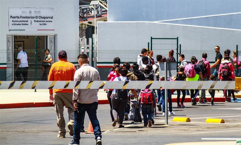 Cerca de 700 niños migrantes separados en EEUU se han reunido con sus padres (Video)