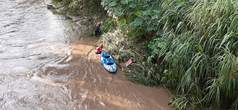 Hallan sin vida a un señor que cayó accidentalmente al río Cabriales