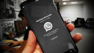 Se puede activar un modo oscuro en WhatsApp y te enseñamos cómo