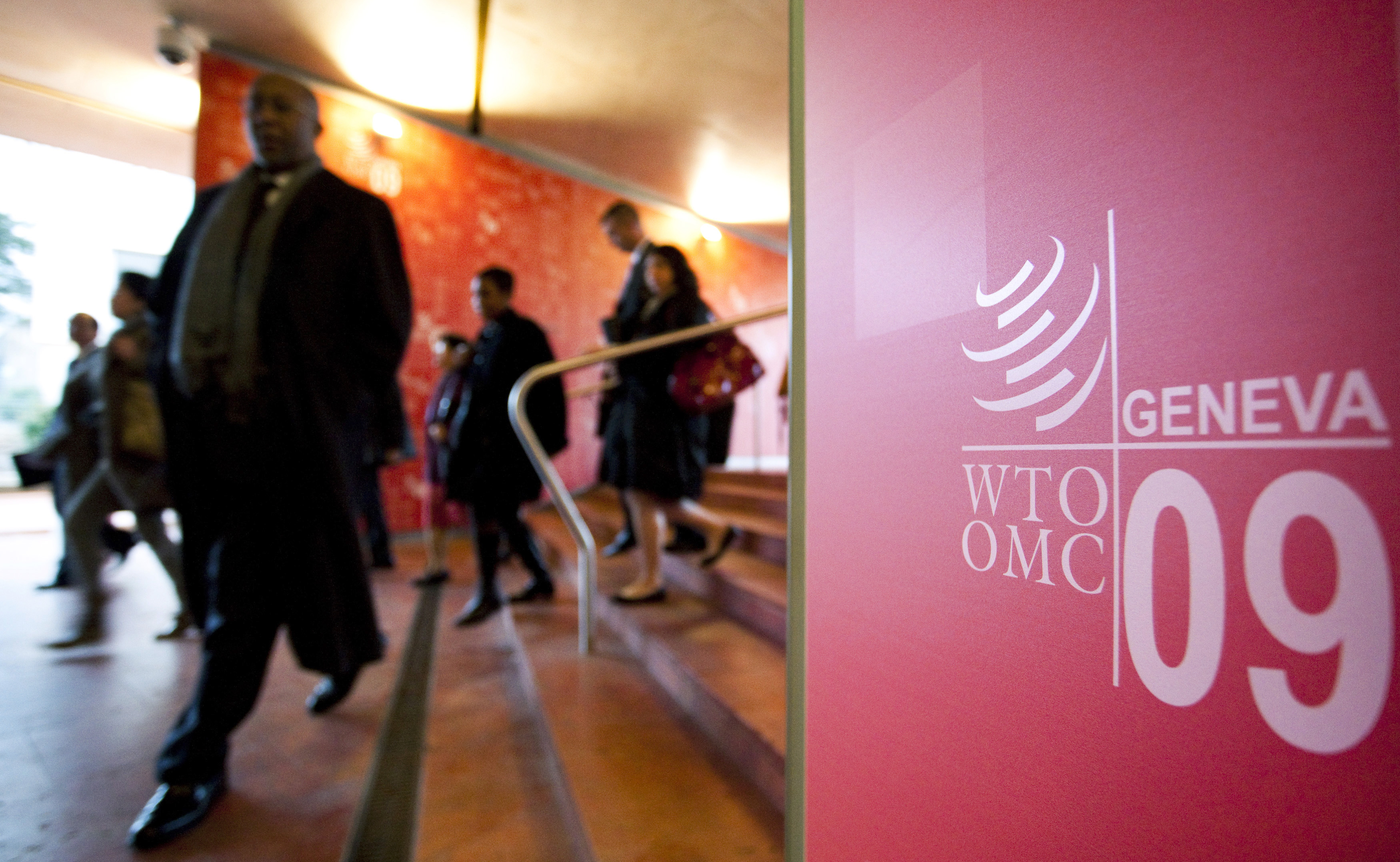 OMC vuelve a reducir perspectivas mundiales por conflictos comerciales