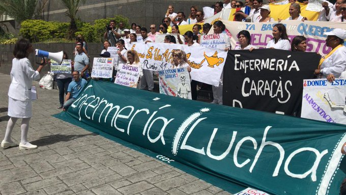 Enfermeras y dirigentes sindicales protestan en la sede del Pnud por la crisis del sector salud #25Oct