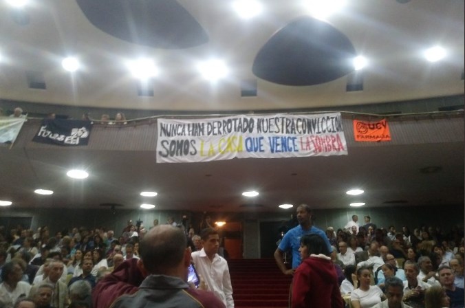 Estudiantes y docentes se concentran en la UCV para exigir respeto a su autonomía #14Oct (FOTOS)