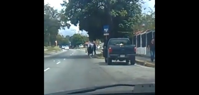 Usuarios en Mérida deben pagar en divisas para poder surtir gasolina #12Dic (Video)