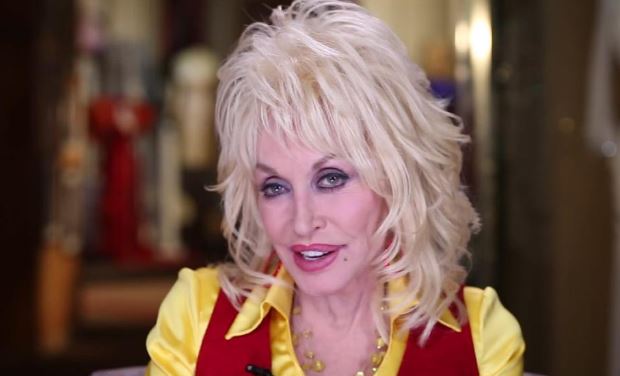 WTF? Entre celebridades y militares, el meme de Dolly Parton se hizo viral