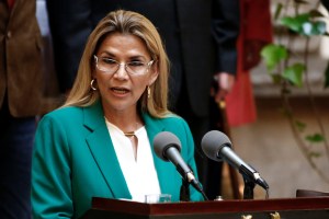 La presidenta de Bolivia Jeanine Áñez renuncia a su candidatura en comicios de octubre
